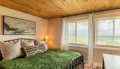 Condo, Balcony, Mountain View