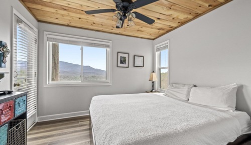 Condo, Balcony, Mountain View