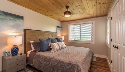 Condo, 1 King Bed with Sofa bed, Balcony, Mountain View