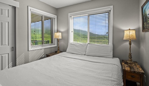 Condo, Balcony, Mountain View