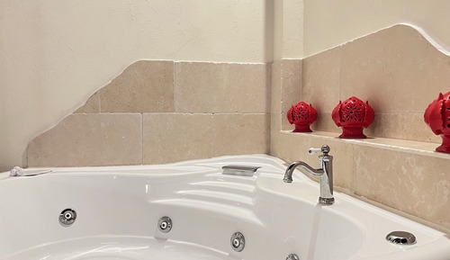 Luxury Room, 1 Double Bed, Private Bathroom, Partial Sea View