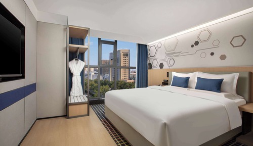 Room, 1 King Bed, Non Smoking (Select)