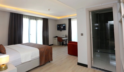 Deluxe Room, City View