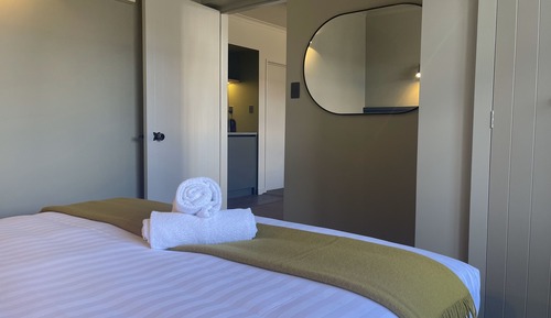 Apartment, 1 Bedroom, Roll-in Shower