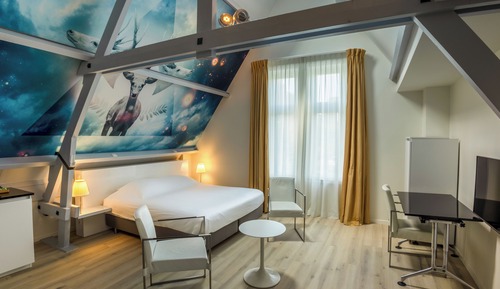 Deluxe Triple Room, Private Bathroom, City View