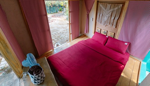 Design Cabin, Garden View