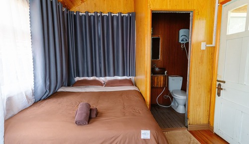 Romantic Tree House, 1 Bedroom, Patio, Mountain View
