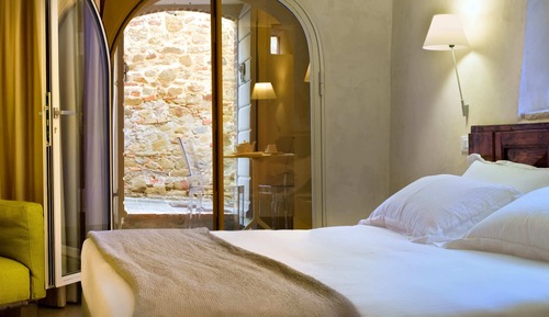 Classic Room, Patio, Courtyard View