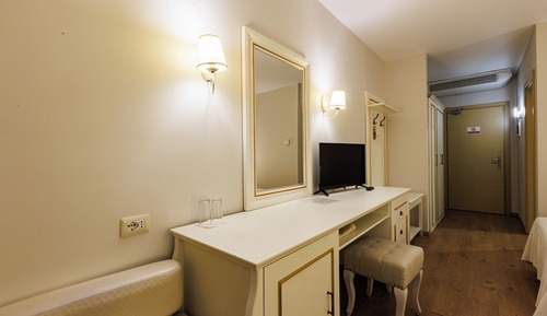 Standard Triple Room, River View