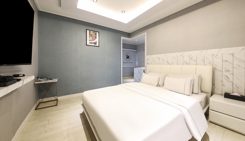 Premium Double Room, City View