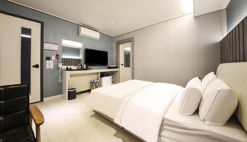 Junior Suite, City View
