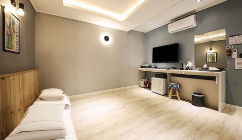 Traditional Room, City View
