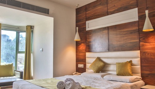 Executive Room, City View