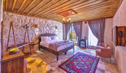 Comfort Room, 1 Queen Bed, Private Bathroom, Garden Area