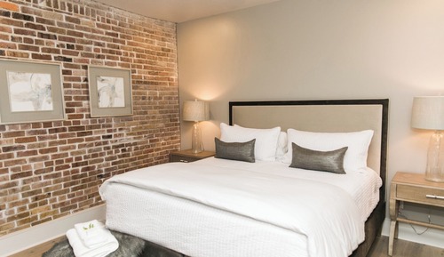 Luxury Condo, 2 Bedrooms, Balcony (204)