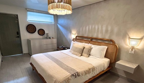 Junior Suite, 1 King Bed