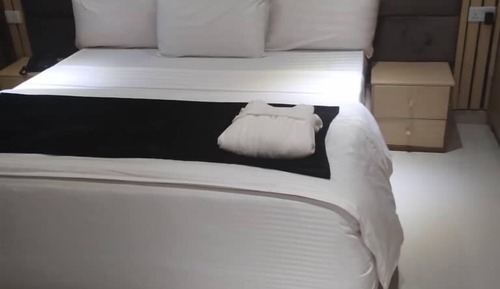 Single Room, City View