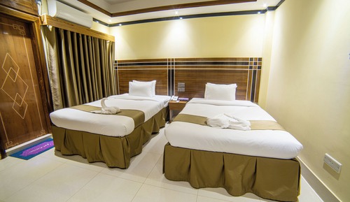 Family Room, Multiple Beds, Non Smoking, Mountain View