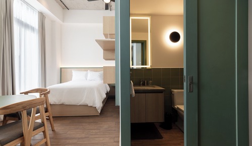 Studio, 2 Queen Beds (E)