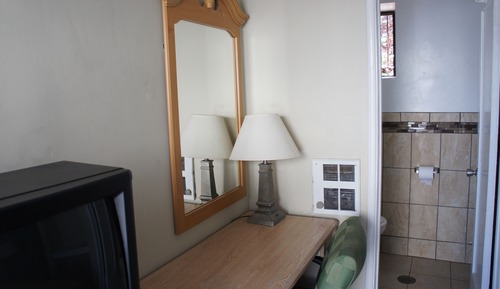 Room, 1 King Bed, Non Smoking, Kitchenette