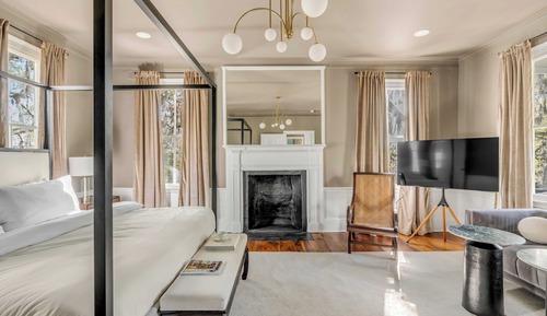 Luxury Suite
