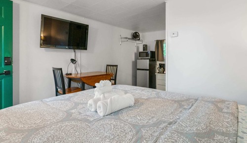 Family House, 1 Queen Bed