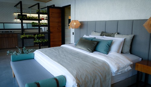 Exclusive Cabin