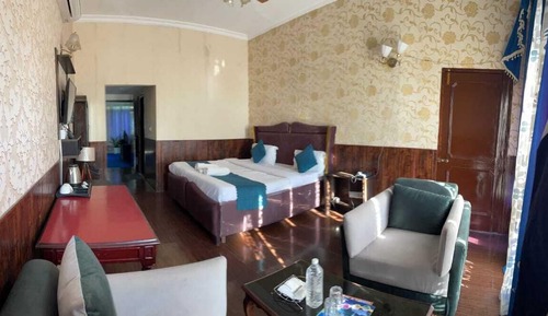 Signature Room
