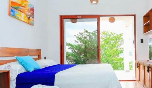 Deluxe Double Room, 1 King Bed, Lagoon View