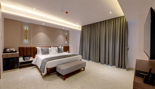 Fern Club Suite