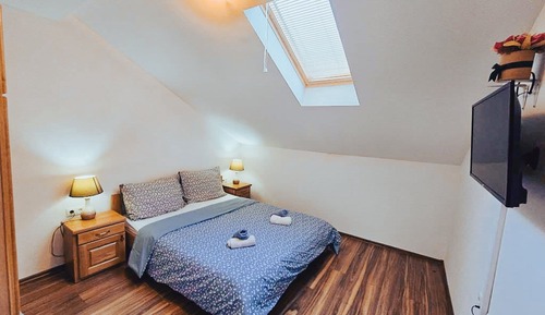Apartment (One Bedroom Apartment with Bacony and)