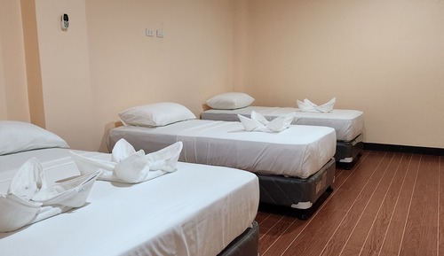 Family Room, Multiple Beds