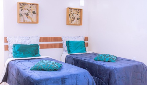 Room, 2 Twin Beds, Private Bathroom