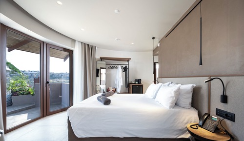 Signature Suite, 1 Queen Bed, Non Smoking, Sea View