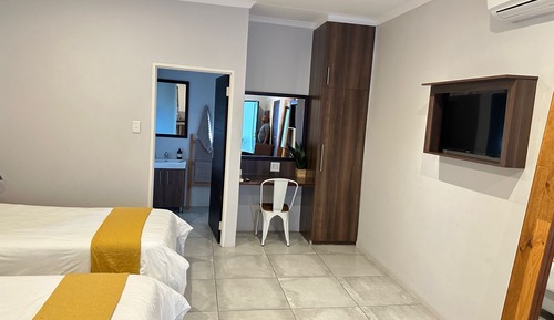 Design Twin Room, 1 Bedroom, Vision Accessible, Air conditioning