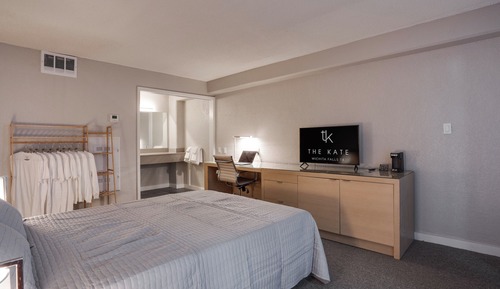 Premier Single Room