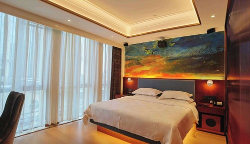 Deluxe Room, 1 King Bed, Non Smoking