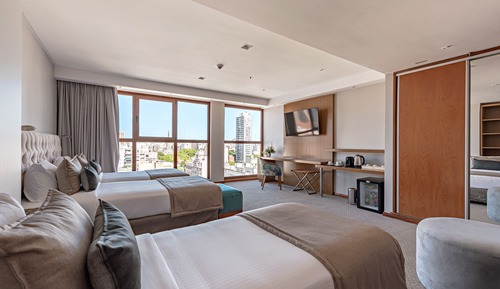 Junior Triple Room, City View