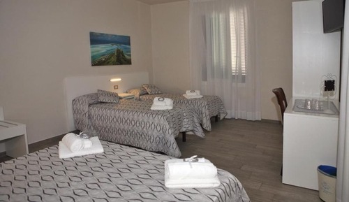 Economy Quadruple Room