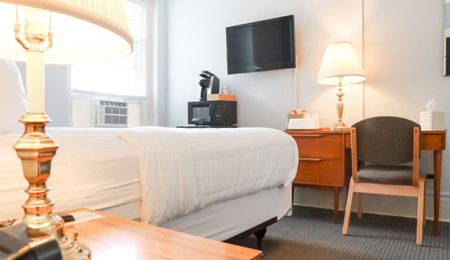 Economy Room, 1 Queen Bed