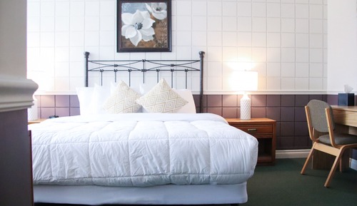 Standard Room, 1 King Bed
