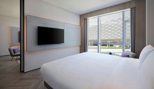Suite, 1 Bedroom, City View