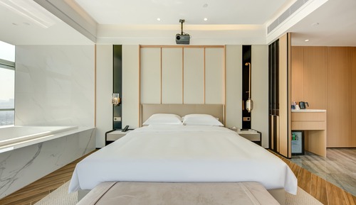 Couple King Bed Room