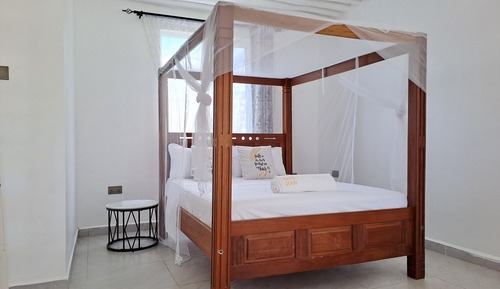 Executive Studio Suite, Kitchenette, Pool View