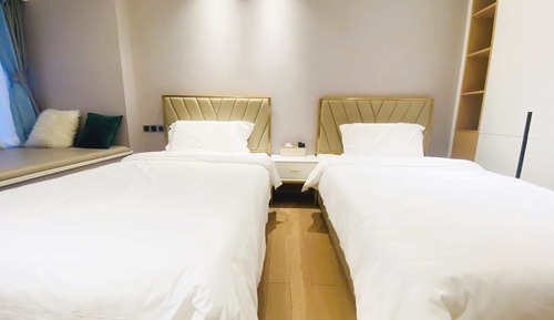 Business Apartment, Multiple Beds, Non Smoking, Private Bathroom
