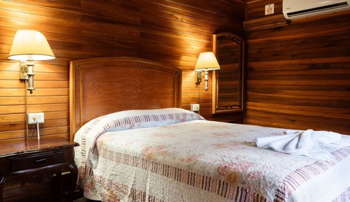 Basic Double Room Single Use, 1 Queen Bed