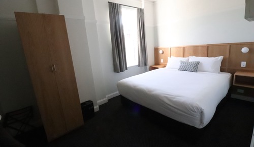 Standard Room, 1 King Bed, Non Smoking, Ensuite