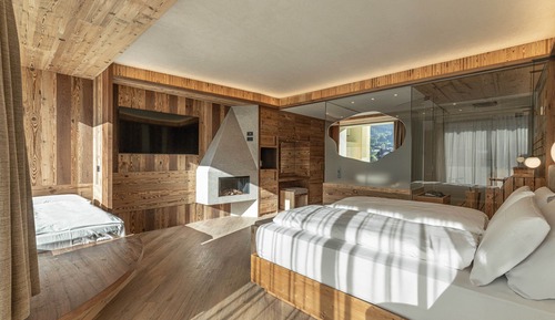 Luxury Studio Suite, Balcony, Mountain View