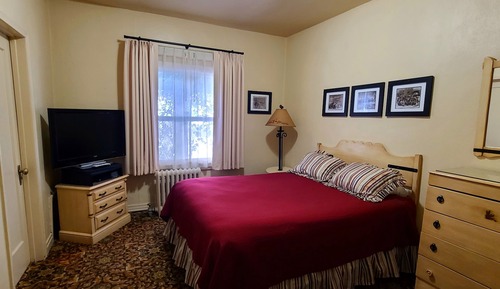 Economy Room