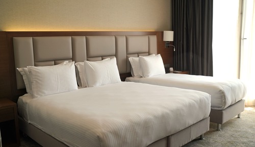 Standard Room, 1 King Bed, Balcony